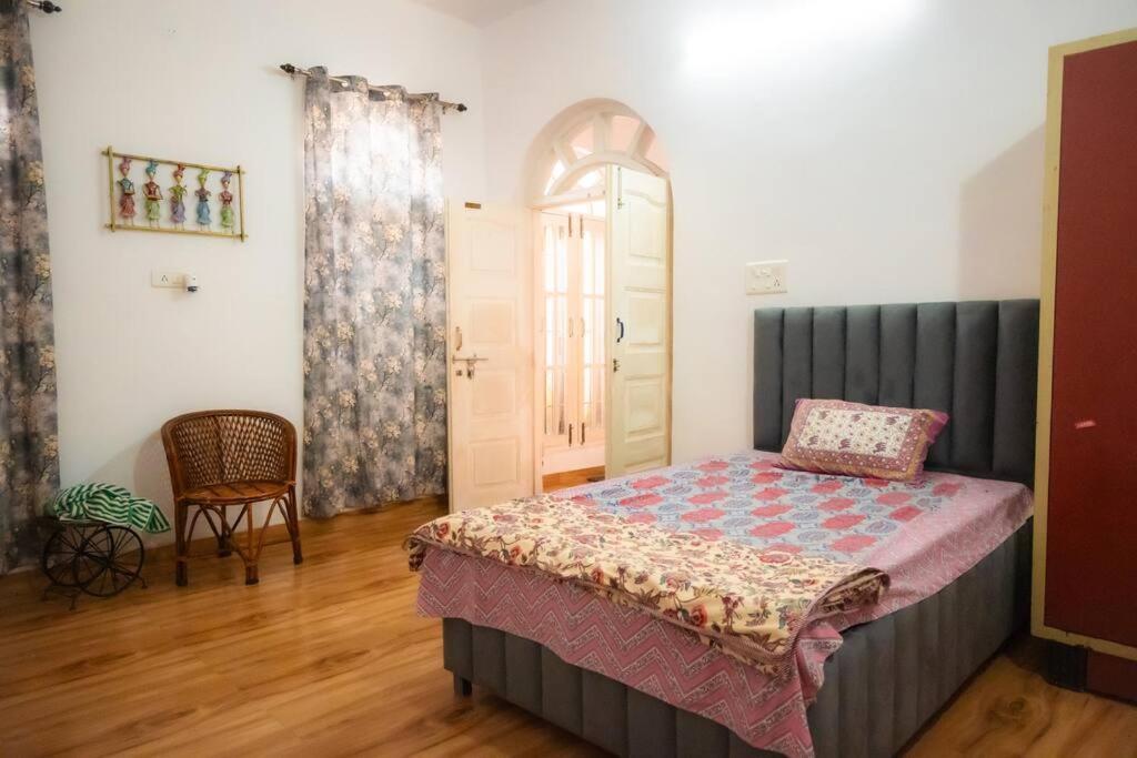 Blue Door Villa By Homeyhuts Rājpur Esterno foto