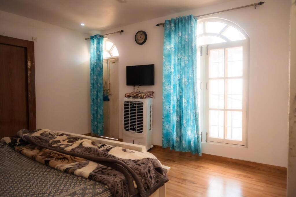 Blue Door Villa By Homeyhuts Rājpur Esterno foto