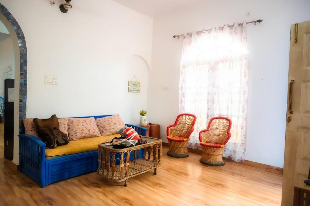 Blue Door Villa By Homeyhuts Rājpur Esterno foto