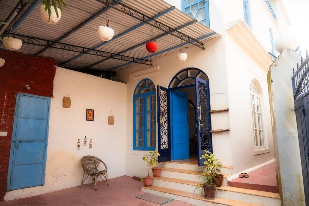 Blue Door Villa By Homeyhuts Rājpur Esterno foto